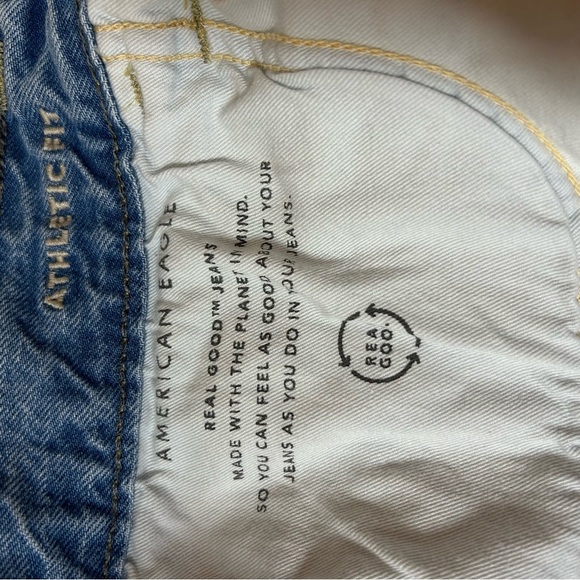 American Eagle Jeans Mens 29x30 Athletic Distressed Light Wash Denim button Fly - Picture 3 of 9